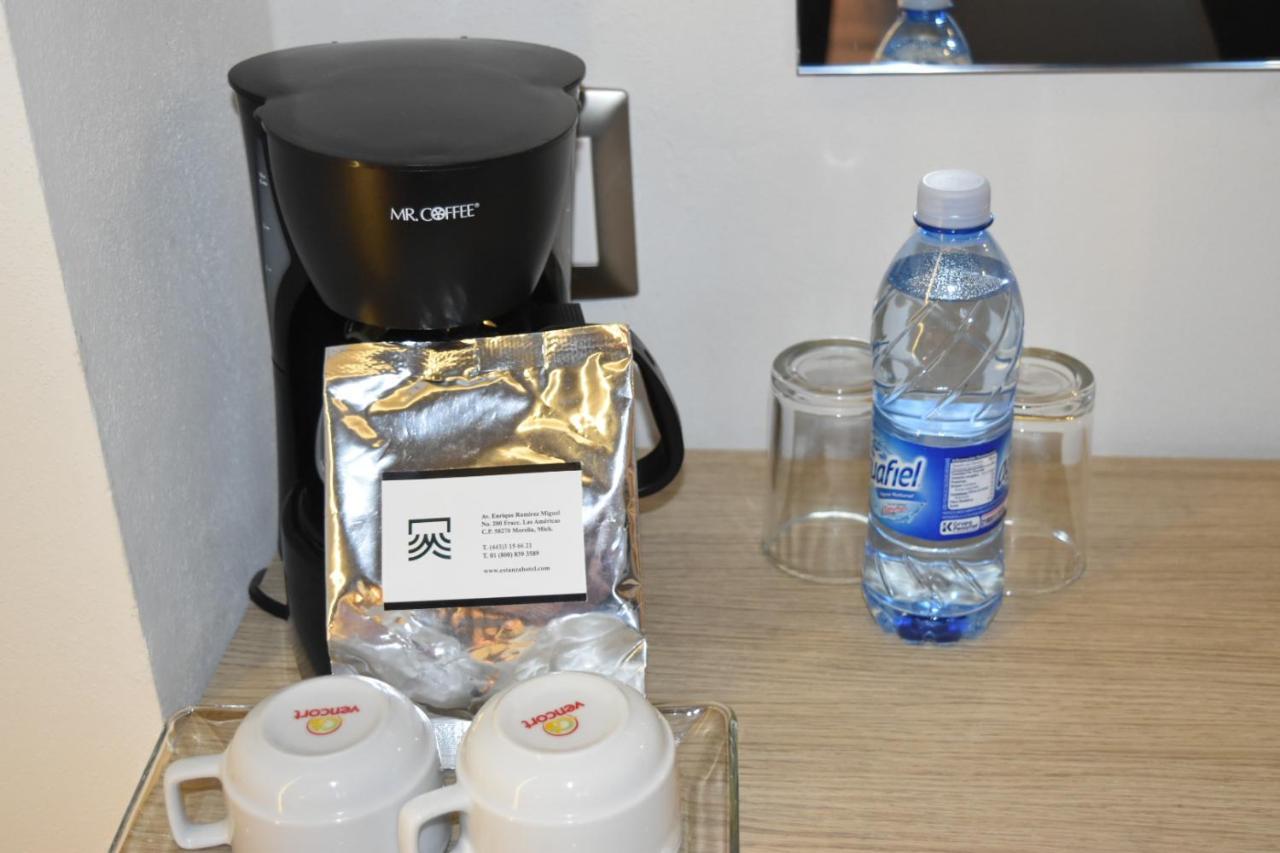 Estanza Hotel & Suites Morelia Bagian luar foto