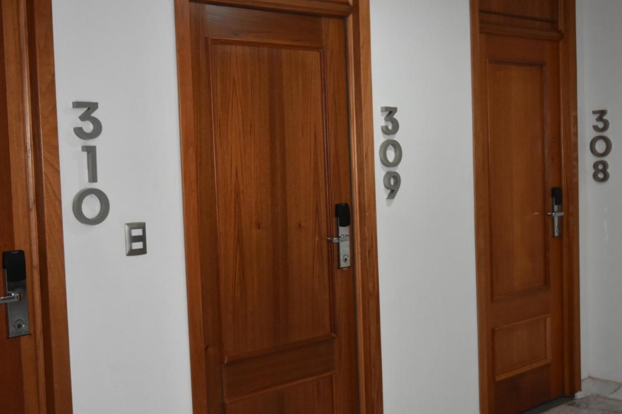 Estanza Hotel & Suites Morelia Bagian luar foto