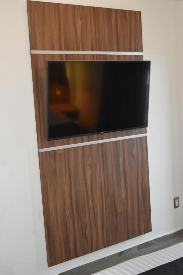 Estanza Hotel & Suites Morelia Bagian luar foto