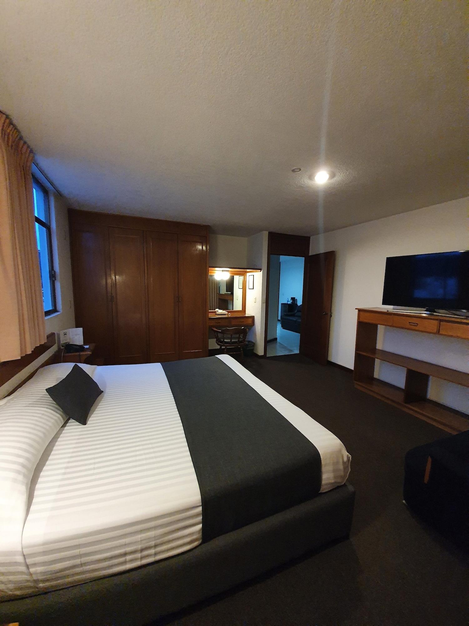 Estanza Hotel & Suites Morelia Bagian luar foto