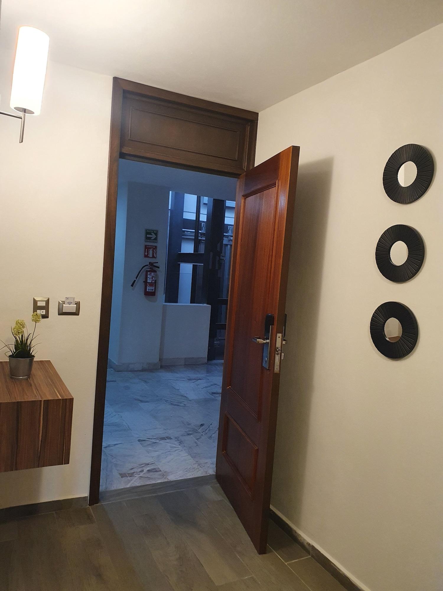 Estanza Hotel & Suites Morelia Bagian luar foto