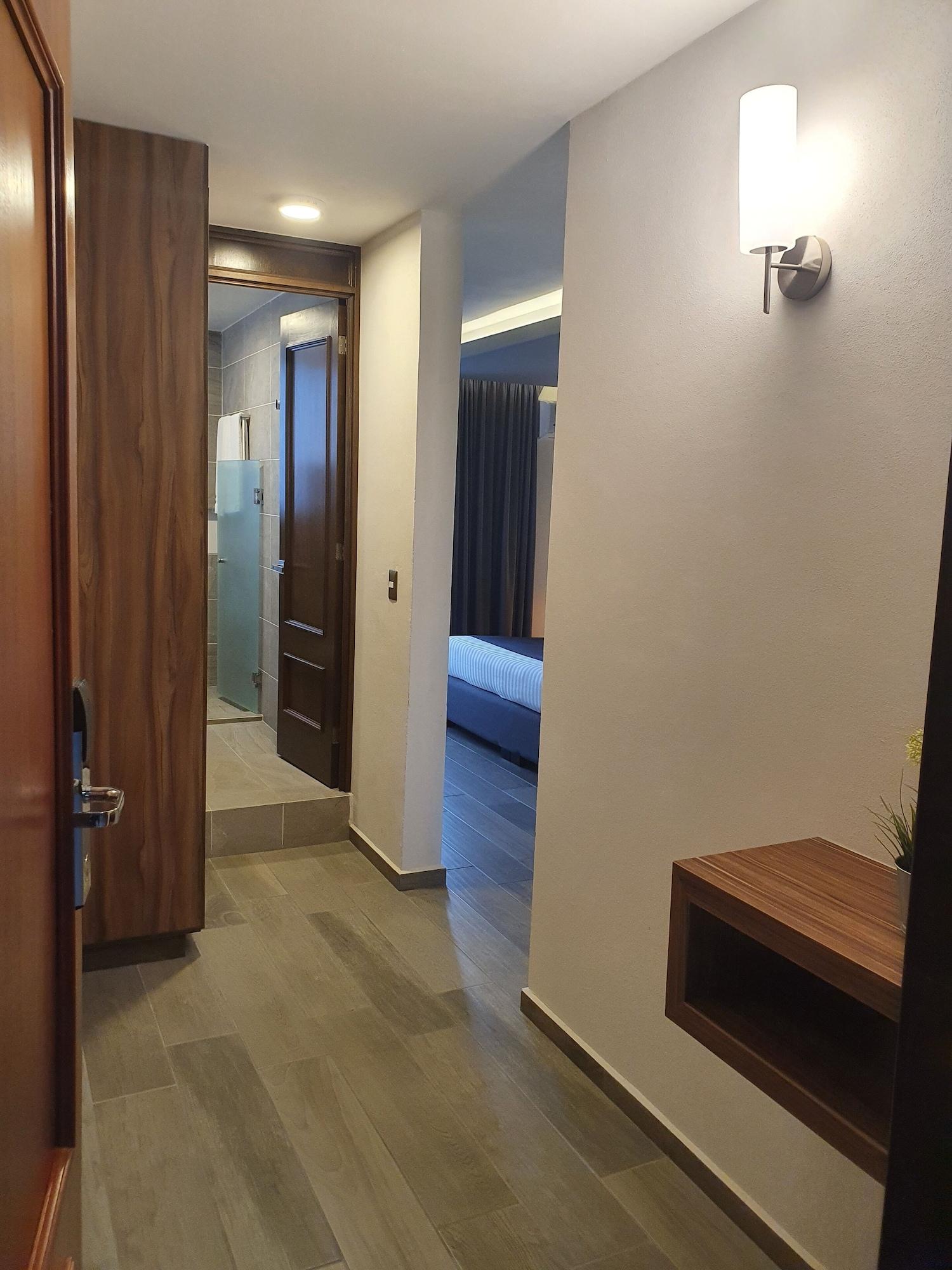 Estanza Hotel & Suites Morelia Bagian luar foto