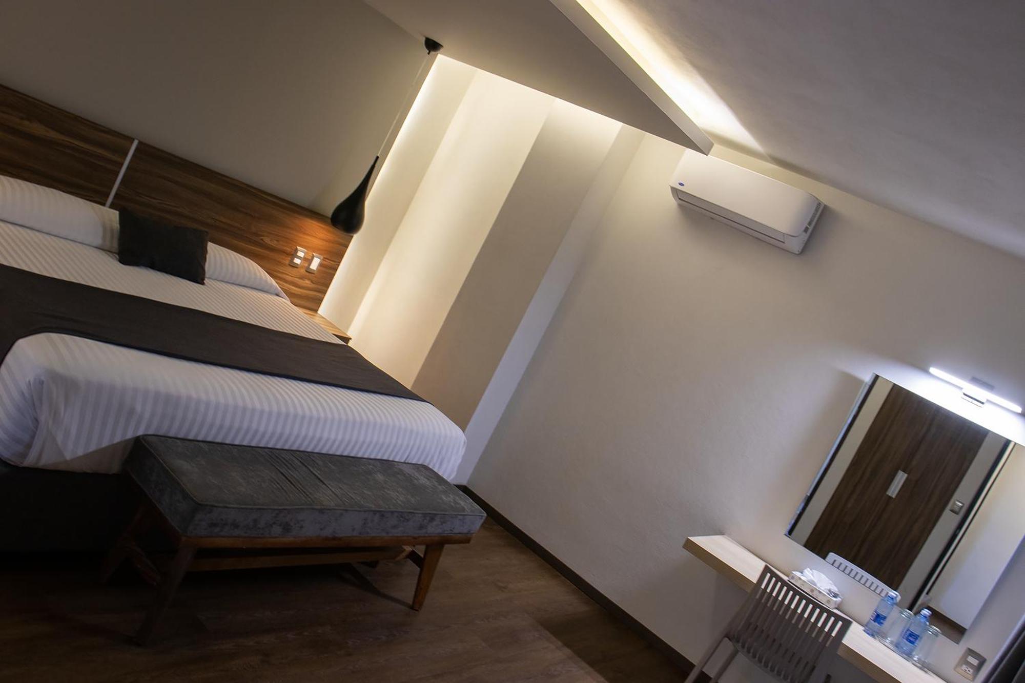 Estanza Hotel & Suites Morelia Bagian luar foto