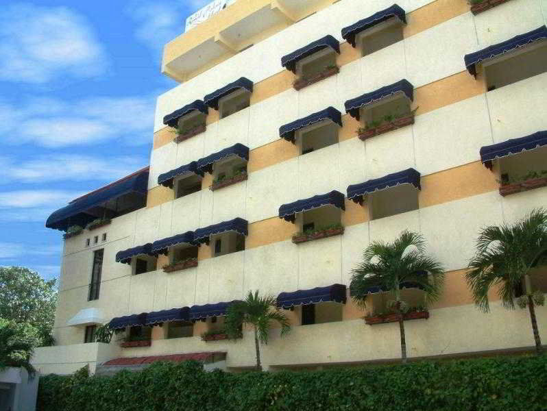 Estanza Hotel & Suites Morelia Bagian luar foto