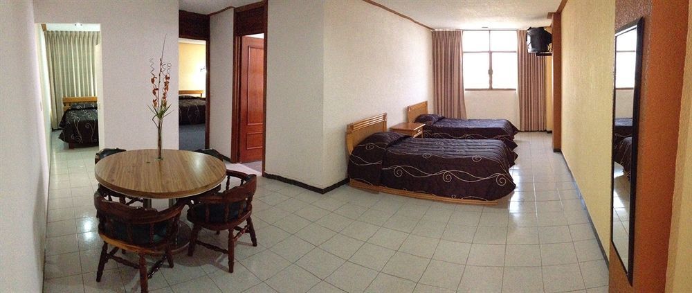 Estanza Hotel & Suites Morelia Bagian luar foto